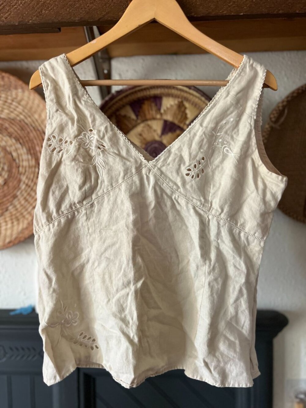 Cottage beige Cream sleeveless blouse linen Floral Eyelet Details Edward XL